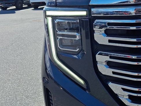 Used 2022 GMC Sierra 1500 Denali AWD/4WD image 9