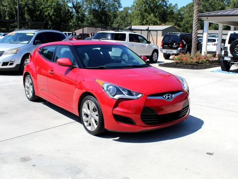 Used 2016 Hyundai Veloster image 15