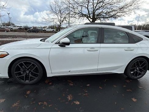 Used 2023 Honda Civic Sport Touring image 7