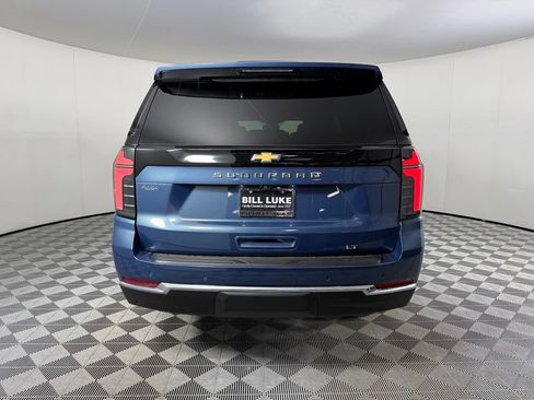 Used 2026 Chevrolet Suburban LT w/ Comfort Package AWD/4WD image 8