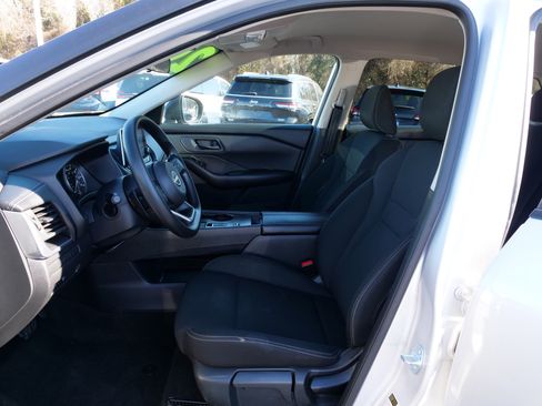 Used 2024 Nissan Rogue S image 16