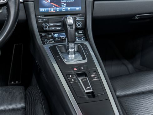 Certified 2019 Porsche 911 Targa 4S image 26