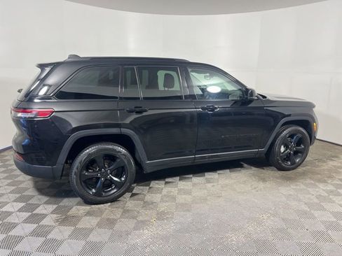 Certified 2023 Jeep Grand Cherokee Limited w/ Black Appearance Package image 10