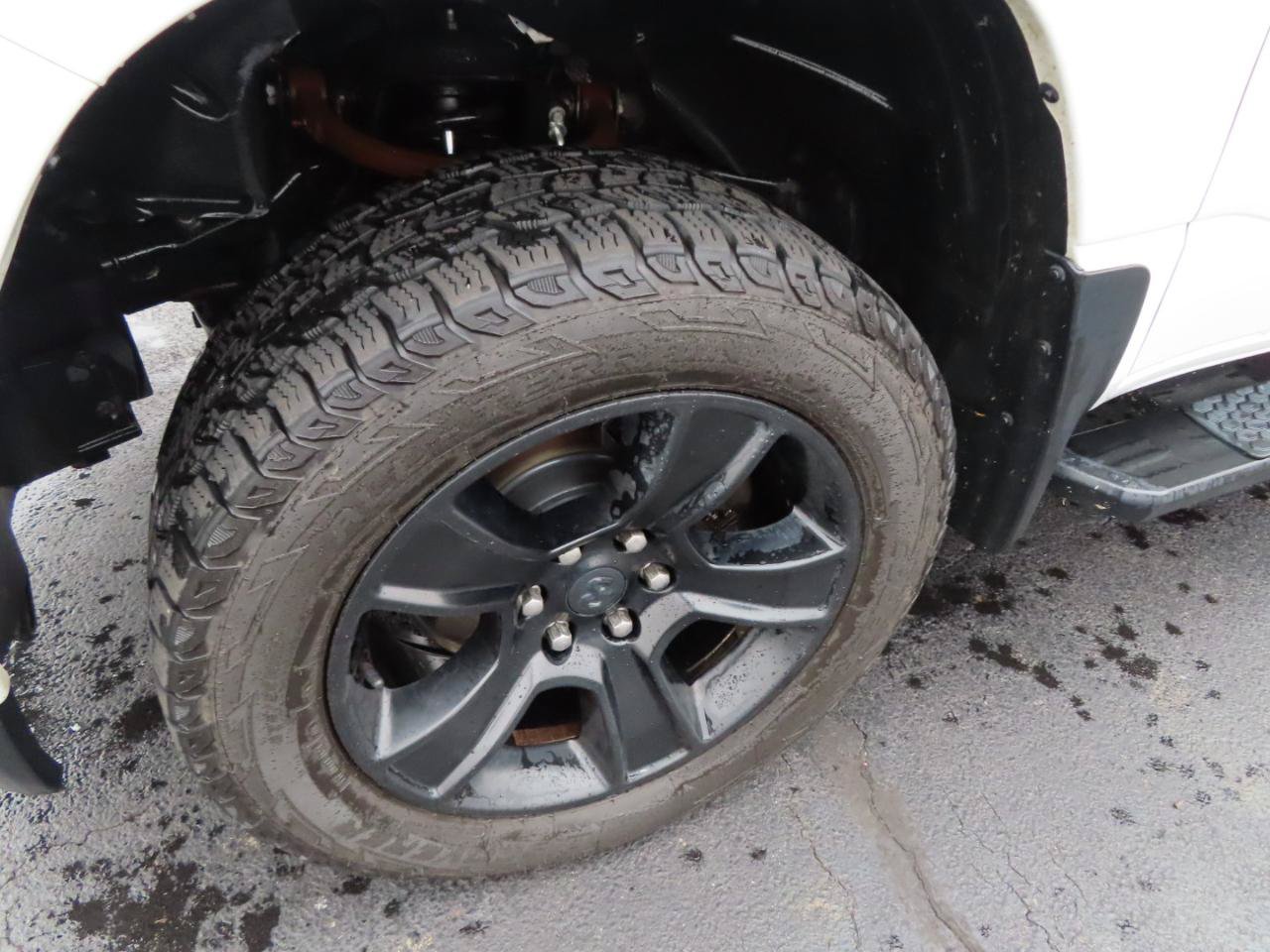 Used 2020 RAM 1500 Big Horn AWD/4WD image 11