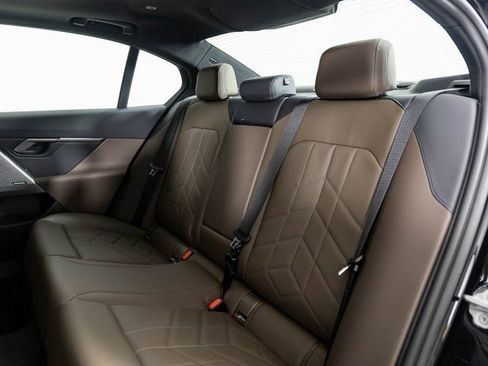 Used 2025 BMW 530i xDrive 530i xDrive w/ Premium Package image 8