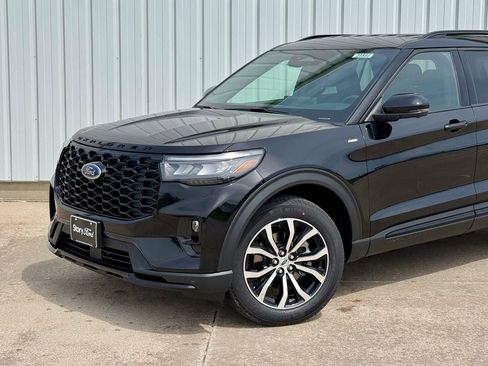 New 2026 Ford Explorer ST-Line AWD/4WD image 2