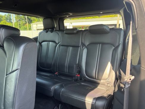 Used 2022 Jeep Wagoneer Series II AWD/4WD image 35