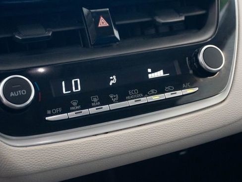 Used 2023 Toyota Corolla LE w/ Carpet Mat Package (TMS) FWD image 24