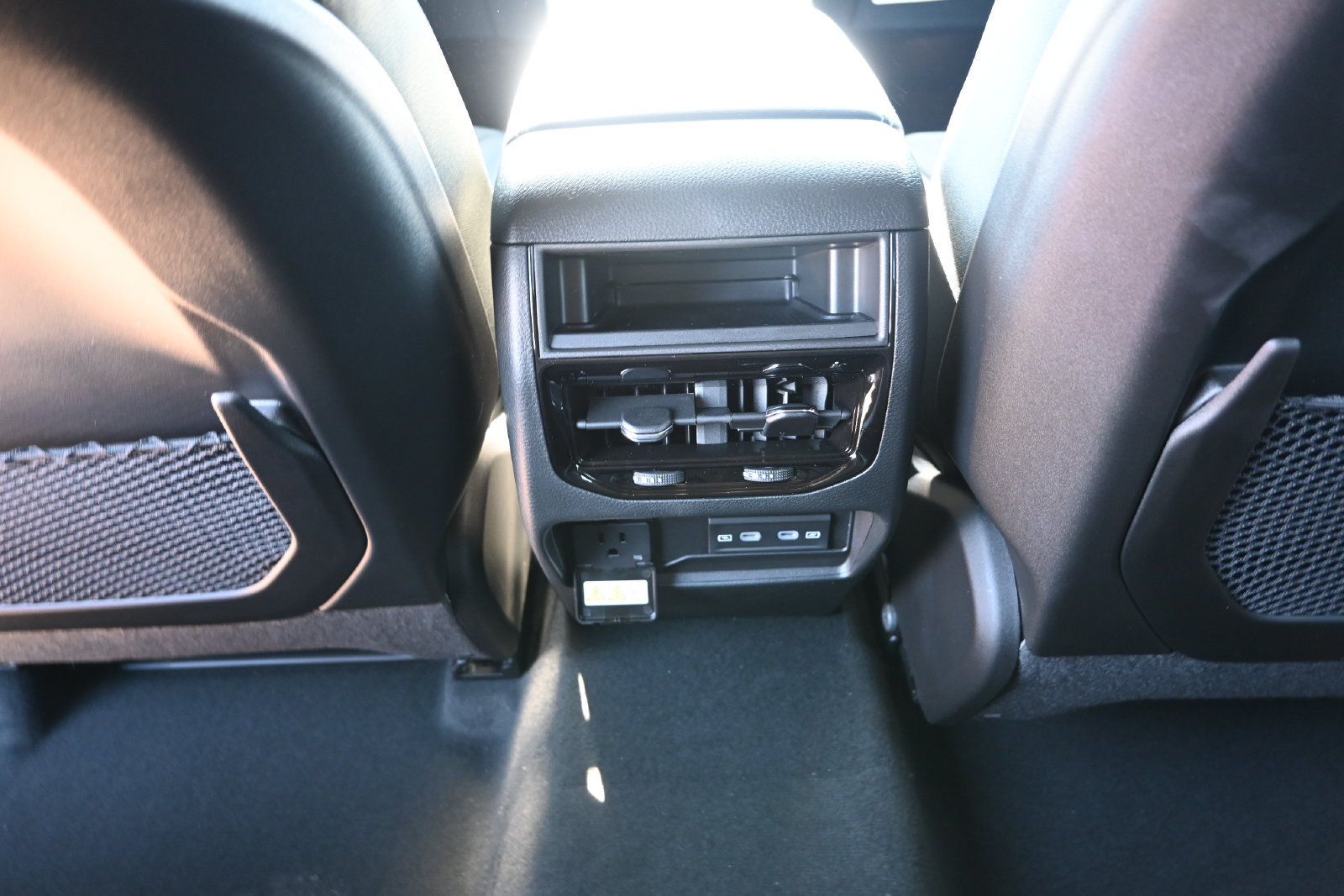 New 2026 Jeep Grand Cherokee Altitude AWD/4WD image 17