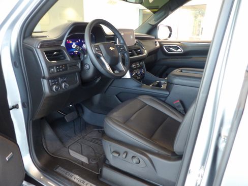Used 2024 Chevrolet Tahoe LT w/ Luxury Package AWD/4WD image 10