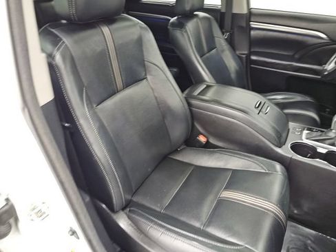 Used 2017 Toyota Highlander SE AWD/4WD image 41