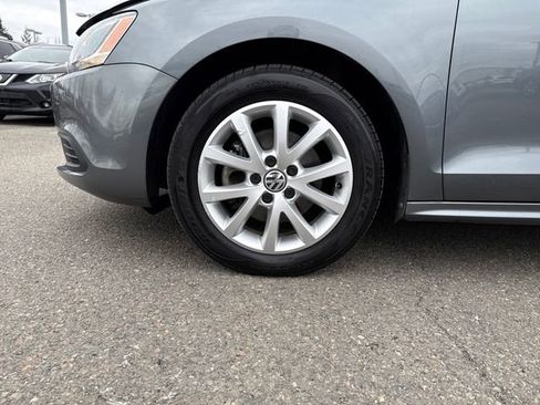 Used 2013 Volkswagen Jetta SE image 25