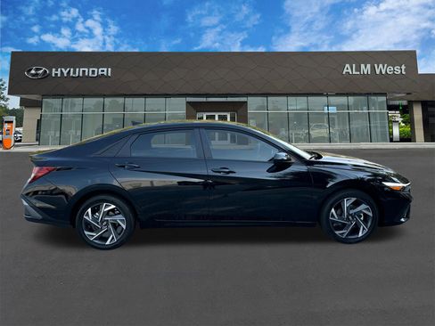 New 2025 Hyundai Elantra Sport FWD image 5