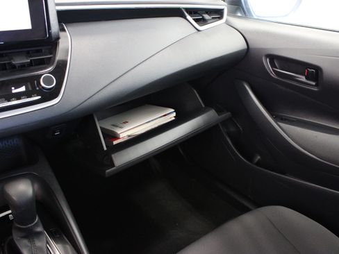 Used 2025 Toyota Corolla LE FWD image 21