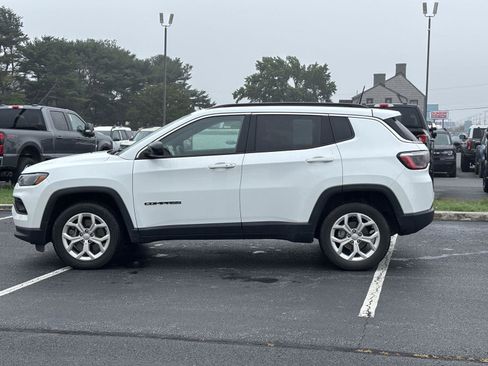 Used 2024 Jeep Compass Latitude AWD/4WD image 15