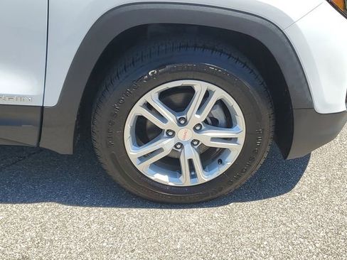 Used 2021 GMC Terrain SLE FWD image 5