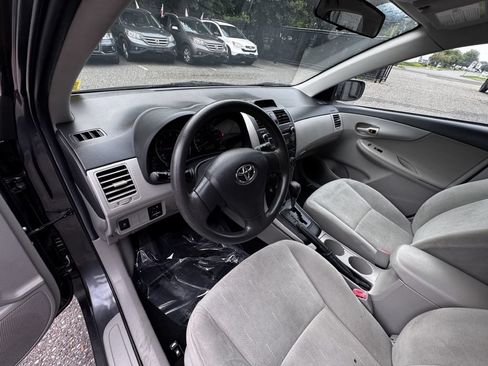 Used 2013 Toyota Corolla L FWD image 11