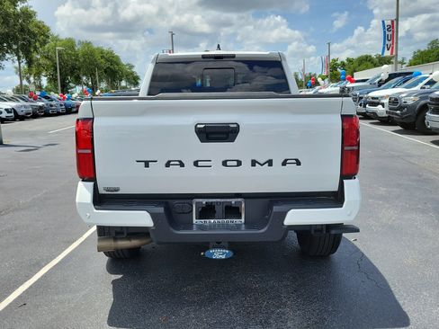 Used 2024 Toyota Tacoma TRD Sport w/ TRD Sport Upgrade Package RWD image 8