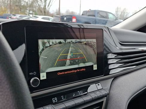 Used 2025 Toyota Camry LE w/ Convenience Package image 3