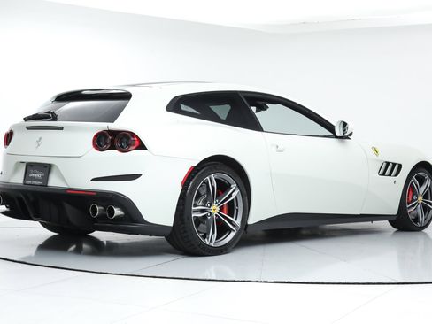 Certified 2020 Ferrari GTC4Lusso image 3