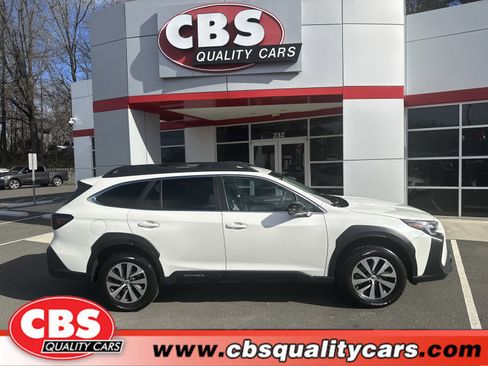 Used 2023 Subaru Outback Premium image 1