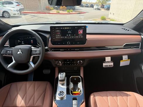 New 2026 Mitsubishi Outlander SEL image 13