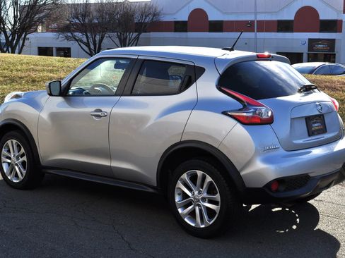 Used 2017 Nissan Juke SV image 5