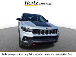 Used 2025 Jeep Compass Trailhawk AWD/4WD video 1