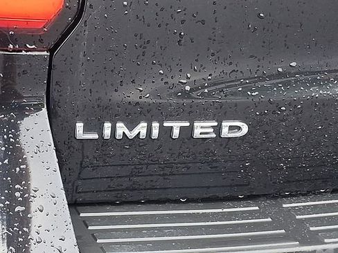 Used 2024 Ford Expedition Limited AWD/4WD image 33