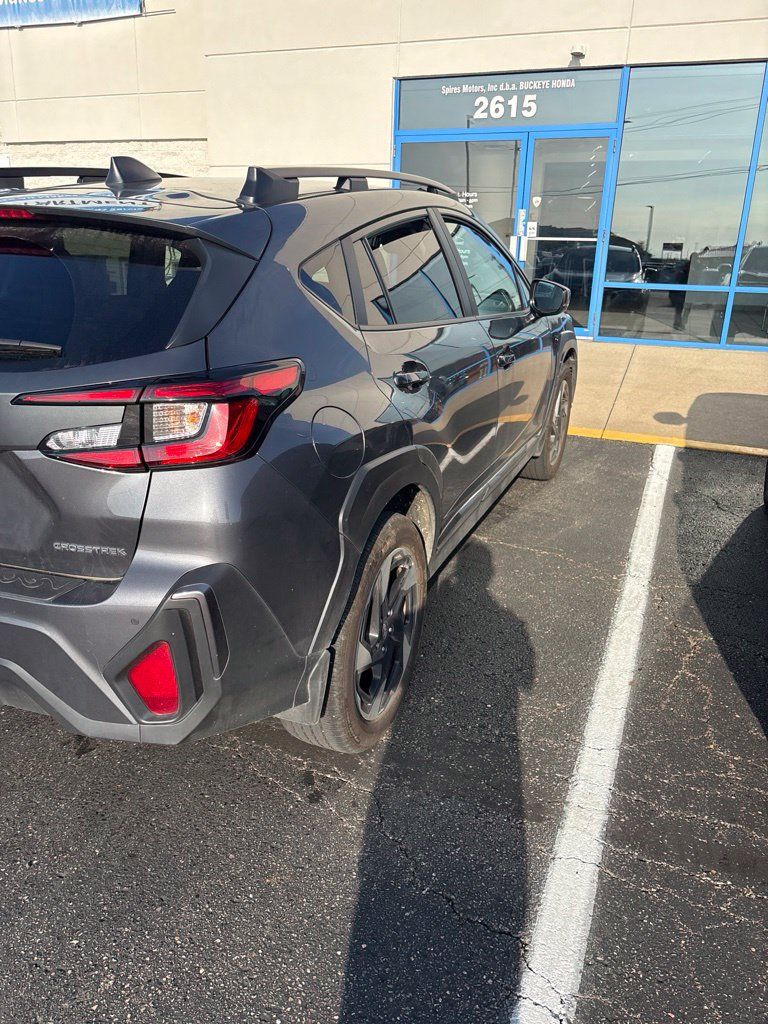 Used 2025 Subaru Crosstrek 2.5i Limited AWD/4WD image 8