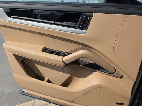 New 2026 Porsche Cayenne S AWD/4WD image 21