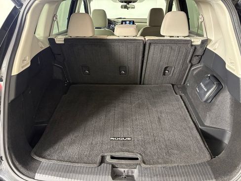 Used 2024 Nissan Rogue SV FWD image 35