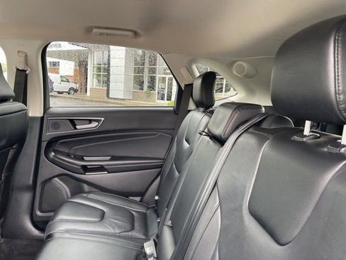 Used 2022 Ford Edge Titanium image 15