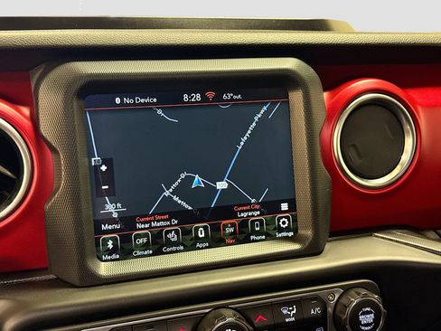 Used 2023 Jeep Wrangler Unlimited Rubicon w/ Cold Weather Group AWD/4WD image 13