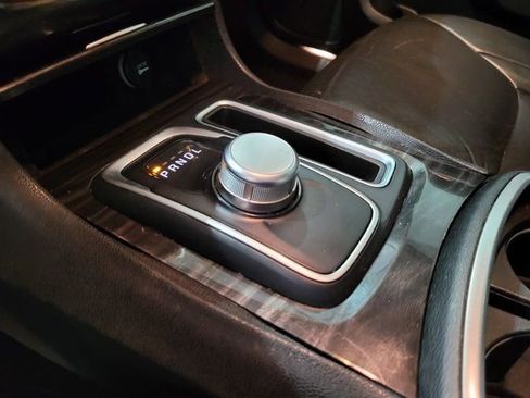 Used 2015 Chrysler 300 Touring w/ Limited Group image 33