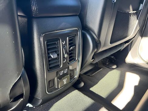 Used 2022 Jeep Grand Cherokee Limited AWD/4WD image 16