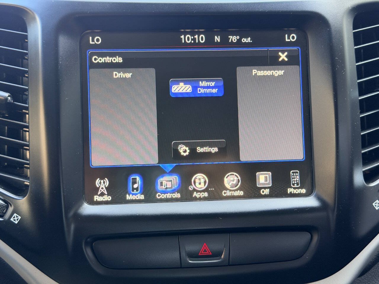 Used 2017 Jeep Cherokee Trailhawk w/ Comfort/Convenience Group AWD/4WD image 42