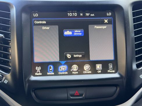 Used 2017 Jeep Cherokee Trailhawk w/ Comfort/Convenience Group AWD/4WD image 42