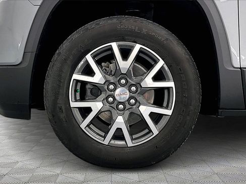 Used 2023 GMC Acadia SLE w/ Driver Convenience Package image 9