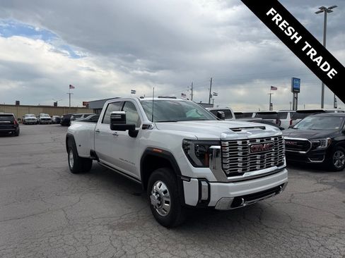 Used 2024 GMC Sierra 3500 Denali w/ Denali Reserve Package AWD/4WD image 1