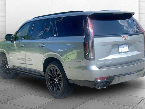Certified 2024 Cadillac Escalade V AWD/4WD image 11