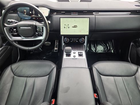 Used 2023 Land Rover Range Rover SE image 2