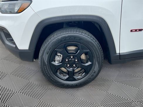 Used 2024 Jeep Compass Trailhawk image 29