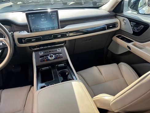 Certified 2023 Lincoln Aviator Reserve w/ Equipment Group 201A image 33