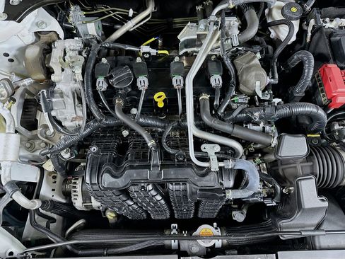 Used 2024 Nissan Altima 2.5 SV image 31