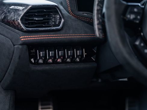 Used 2018 Lamborghini Huracan Performante image 33