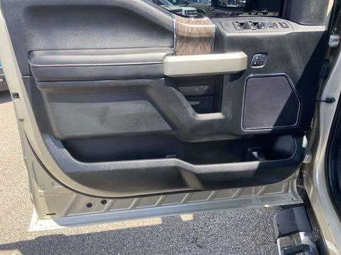 Used 2017 Ford F350 Lariat w/ Lariat Ultimate Package AWD/4WD image 9