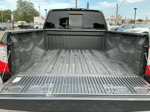 Used 2017 Nissan Titan PRO-4X image 9