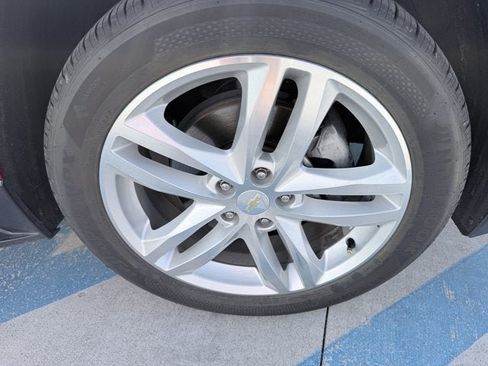 Used 2019 Chevrolet Equinox Premier AWD/4WD image 25