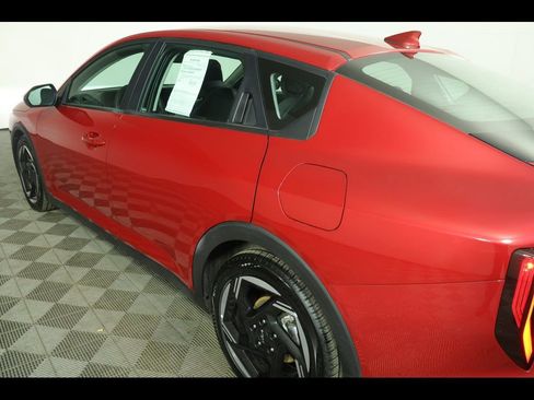 Used 2025 Kia K4 EX image 15